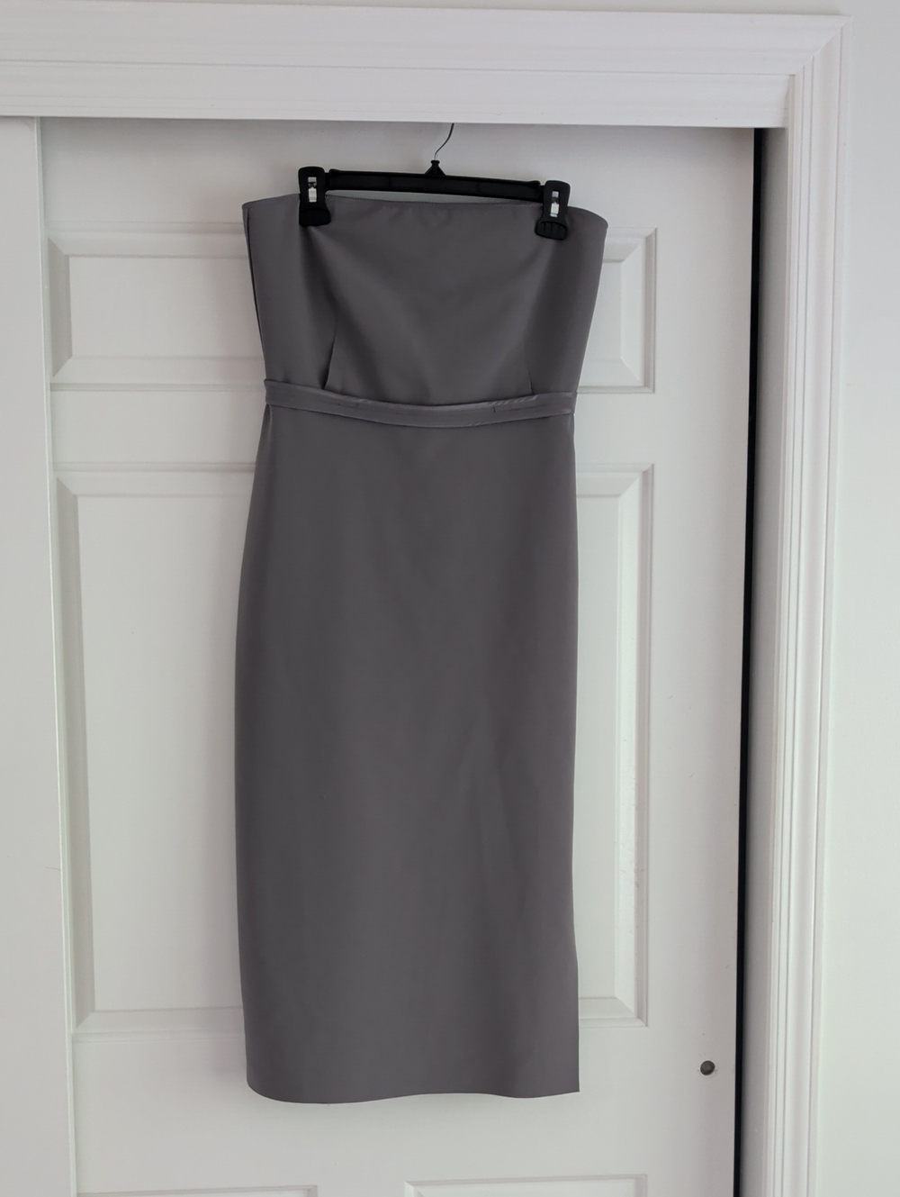 Elizabeth and James Strapless Gray Midi Dress